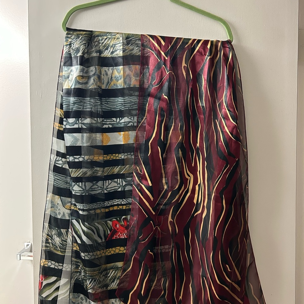 Set of 2 Multicolor Patterned Scarves